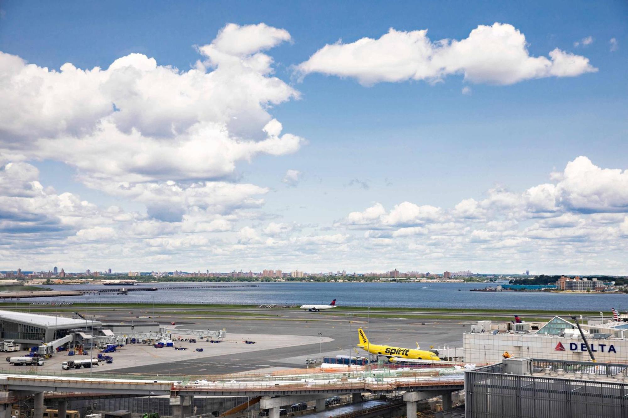 Hotel New York Laguardia Airport Marriott Exterior foto